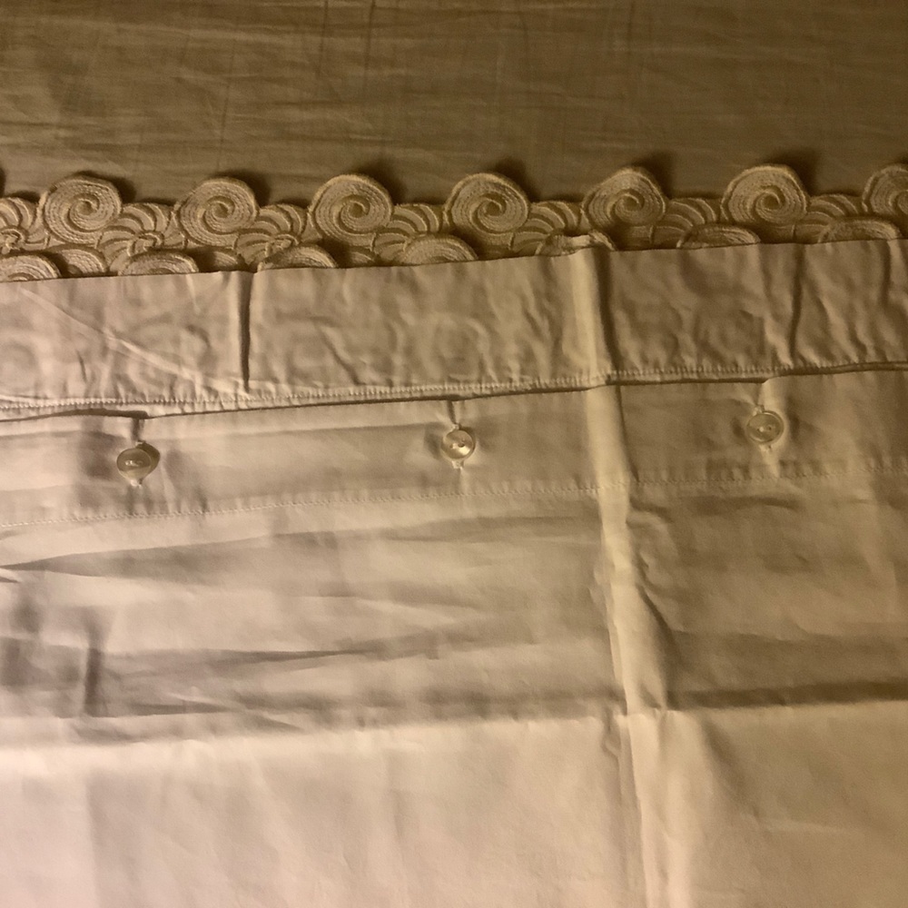 Schweitzer Linen Quilted Comforter Golden Ivory Embroidery + 2 Matching Shams - Picture 15 of 15